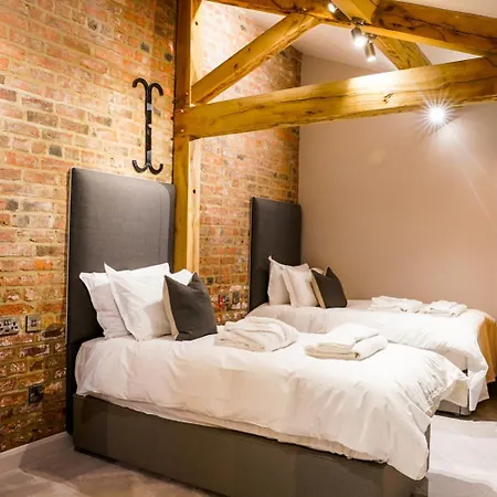 The Oakwood At Ryther アパート *